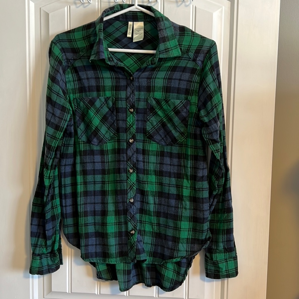 High Low Plaid Button Down (S)